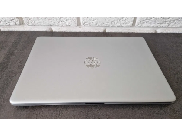 HP Laptop 15-dy2703dx