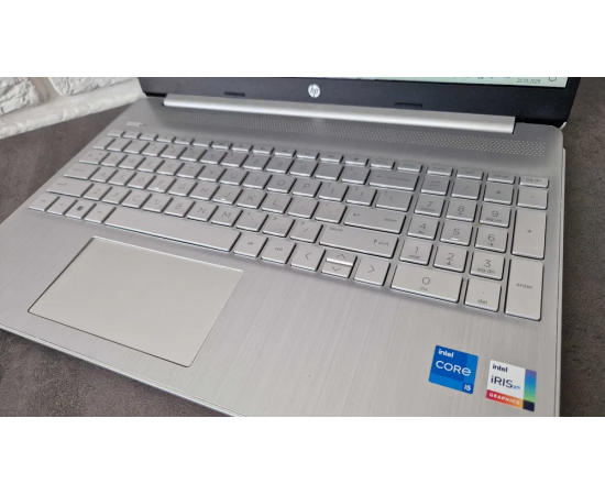HP Laptop 15-dy2703dx