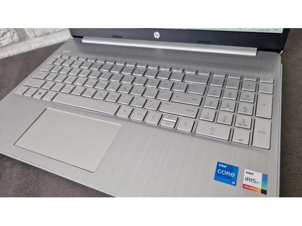 HP Laptop 15-dy2703dx
