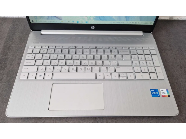 HP Laptop 15-dy2703dx