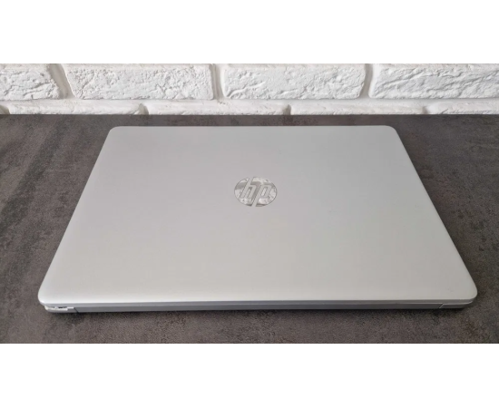 HP Laptop 15-dy2703dx
