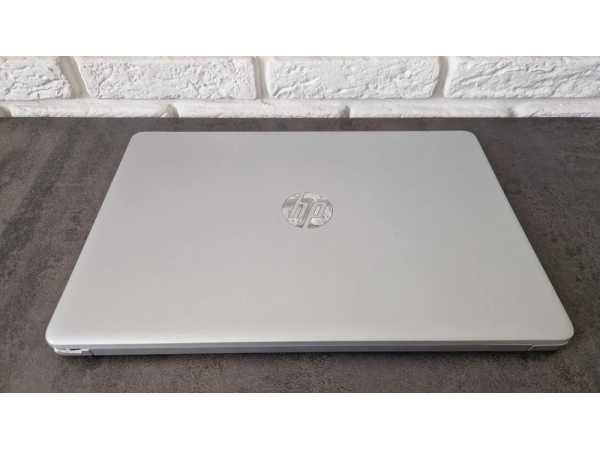 HP Laptop 15-dy2703dx